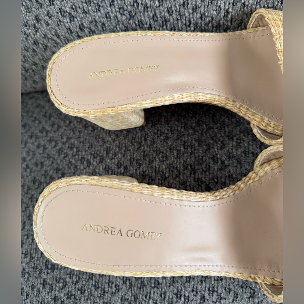 π Andrea Gomez Claudia Natural Raffia Mule Size 37 US 7 Retail $300 *CURRENT* - Picture 11 of 13